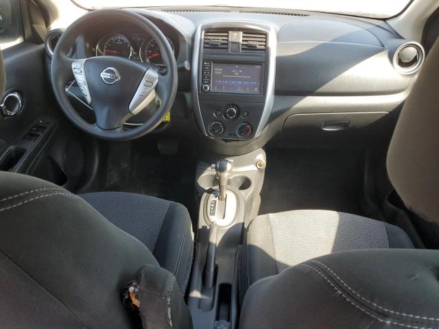 3N1CN7AP7JL877904 - 2018 NISSAN VERSA S Սև լուսանկար 8