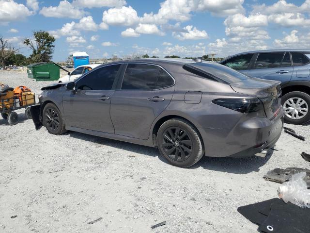 4T1C11AK3NU695716 - 2022 TOYOTA CAMRY LE GRAY photo 2