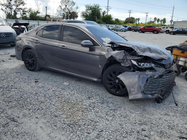 4T1C11AK3NU695716 - 2022 TOYOTA CAMRY LE GRAY photo 4