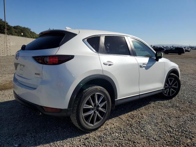 JM3KFACM6J0325918 - 2018 MAZDA CX-5 TOURING თეთრი ფოტო 3