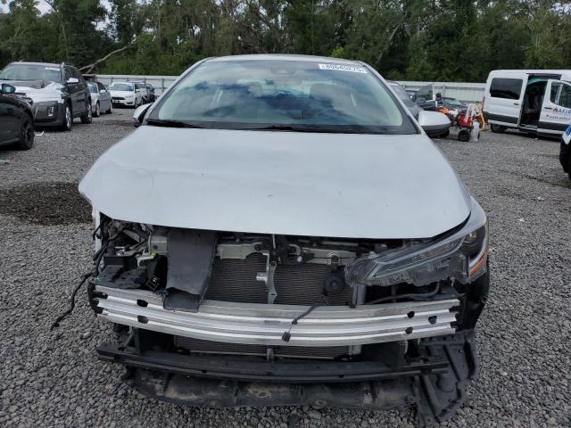 5YFEPMAE5MP167680 - 2021 TOYOTA COROLLA LE 银色 照片 5