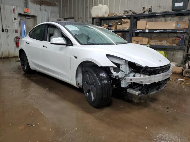 5YJ3E1EA5NF302589 - 2022 TESLA MODEL 3 WHITE photo 4