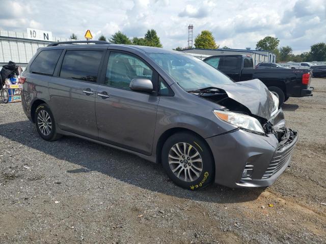 5TDYZ3DC3JS919097 - 2018 TOYOTA SIENNA XLE 灰色 照片 4