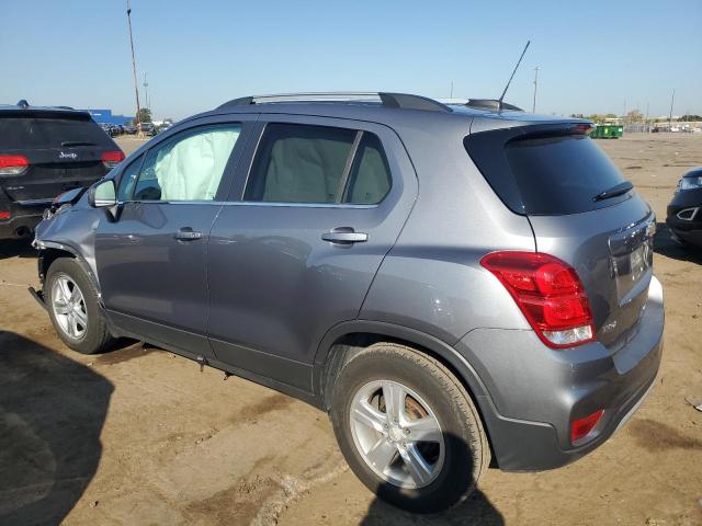3GNCJLSB2LL258514 - 2020 CHEVROLET TRAX 1LT SILVER photo 2