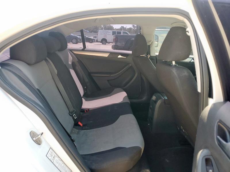 3VW2B7AJ1JM207141 - 2018 VOLKSWAGEN JETTA S WHITE photo 10