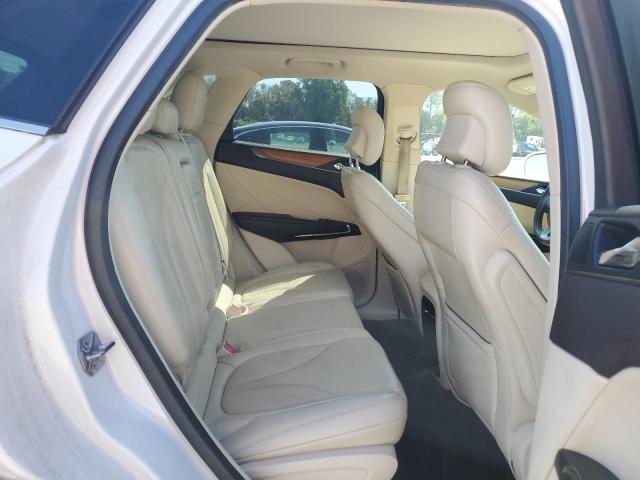 5LMCJ1A94FUJ14302 - 2015 LINCOLN MKC WHITE photo 11