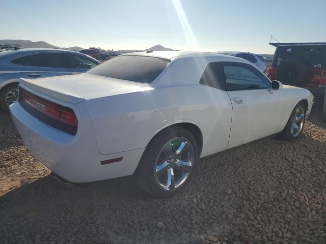 2C3CDYAG7CH217626 - 2012 DODGE CHALLENGER SXT WHITE photo 3