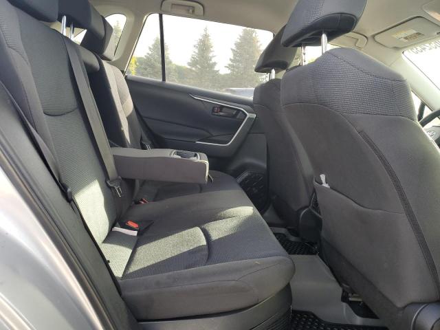 JTMLWRFV8KD012329 - 2019 TOYOTA RAV4 LE SILVER photo 11