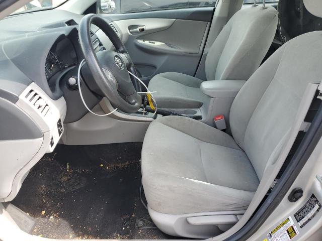 2T1BU4EE6DC941585 - 2013 TOYOTA COROLLA BASE ვერცხლისფერი ფოტო 7