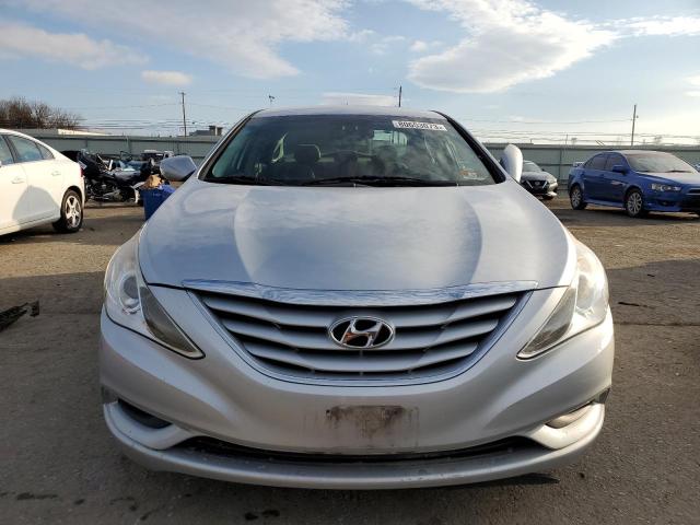 5NPEB4AC8DH633712 - 2013 HYUNDAI SONATA GLS SILVER photo 5