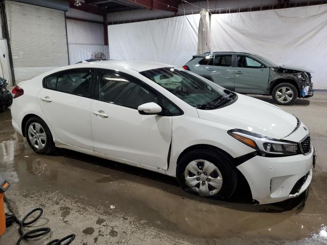 3KPFK4A77HE116774 - 2017 KIA FORTE LX WHITE photo 4