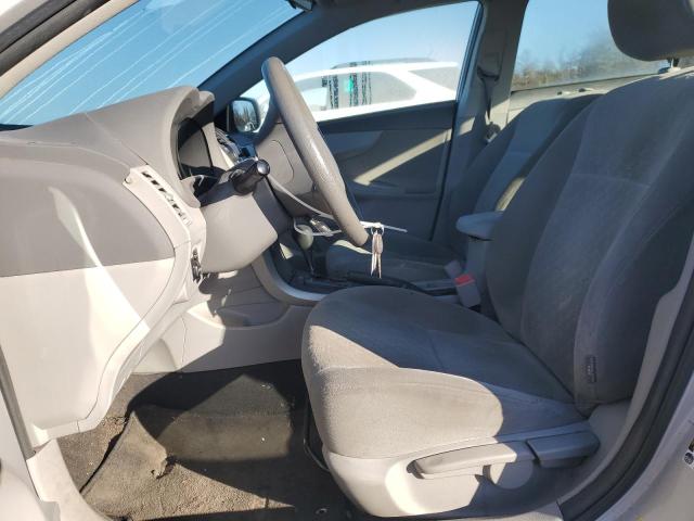 1NXBU40E99Z126472 - 2009 TOYOTA COROLLA BASE Silber Foto 13