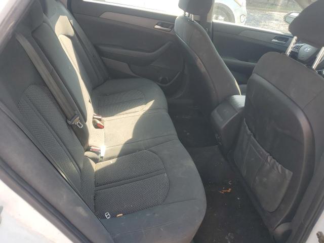 5NPE24AF3JH609789 - 2018 HYUNDAI SONATA SE Blanc photo 10