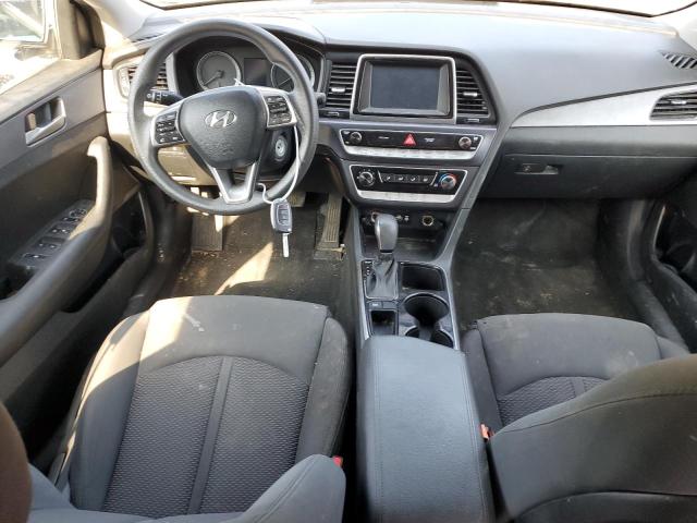 5NPE24AF3JH609789 - 2018 HYUNDAI SONATA SE Blanc photo 8