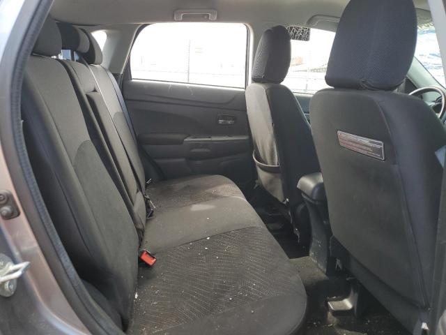 JA4AP3AW0GZ027042 - 2016 MITSUBISHI OUTLANDER ES GRAY photo 11