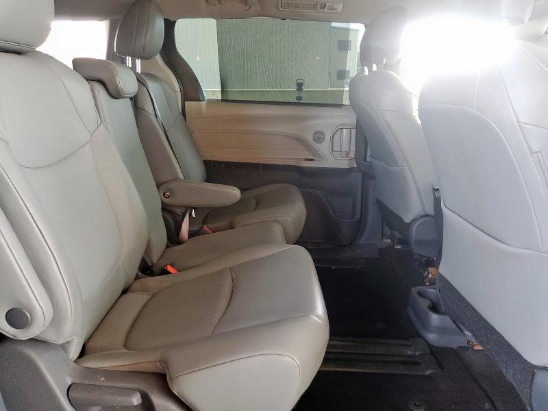 5TDYRKECXMS058059 - 2021 TOYOTA SIENNA XLE BLACK photo 11