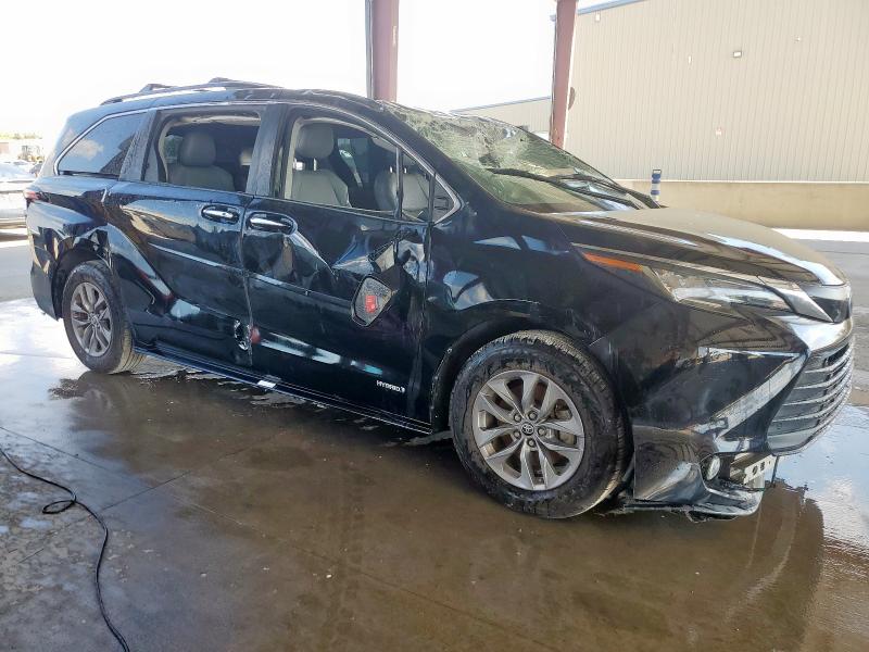 5TDYRKECXMS058059 - 2021 TOYOTA SIENNA XLE BLACK photo 4