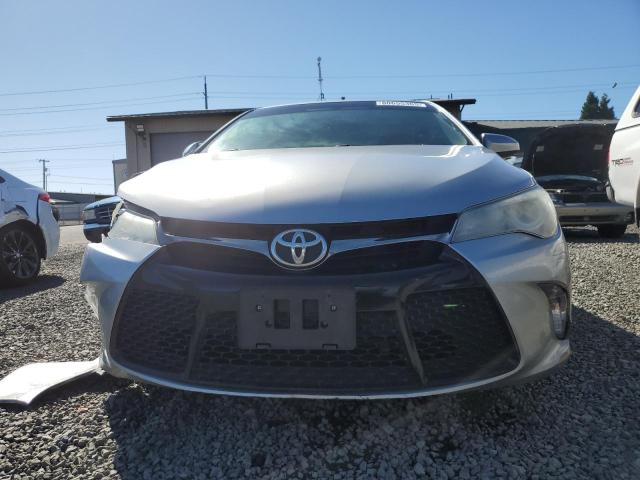 4T1BF1FK8GU139023 - 2016 TOYOTA CAMRY LE SILVER photo 5