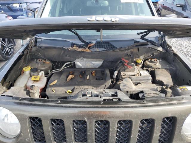 1C4NJPFB3FD274962 - 2015 JEEP PATRIOT LATITUDE GREEN photo 11