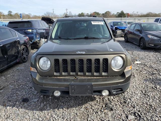 1C4NJPFB3FD274962 - 2015 JEEP PATRIOT LATITUDE GREEN photo 5