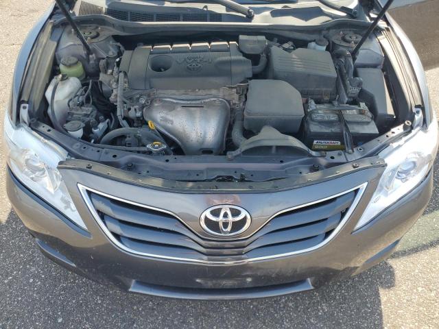 4T4BF3EK7BR180237 - 2011 TOYOTA CAMRY BASE GRAY photo 11