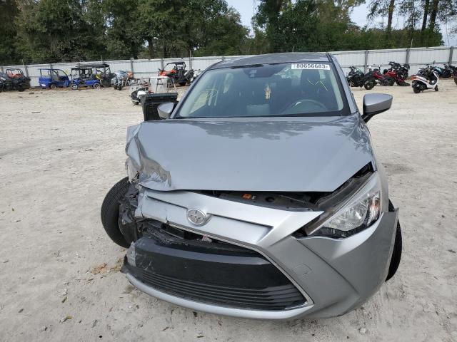 3MYDLBZV4GY106293 - 2016 TOYOTA SCION IA SILVER photo 5