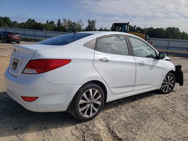 KMHCT4AE5HU283758 - 2017 HYUNDAI ACCENT SE Weiß Foto 4