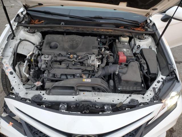 4T1B11HK2JU039227 - 2018 TOYOTA CAMRY L WHITE photo 11