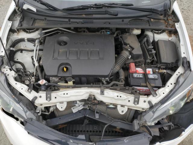 5YFBURHE3JP850410 - 2018 TOYOTA COROLLA L WHITE photo 11