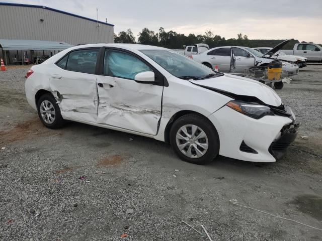 5YFBURHE3JP850410 - 2018 TOYOTA COROLLA L WHITE photo 4