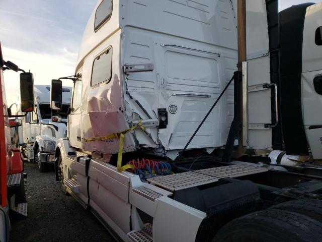 4V4NC9EH3HN964949 - 2017 VOLVO VN VNL WHITE photo 9