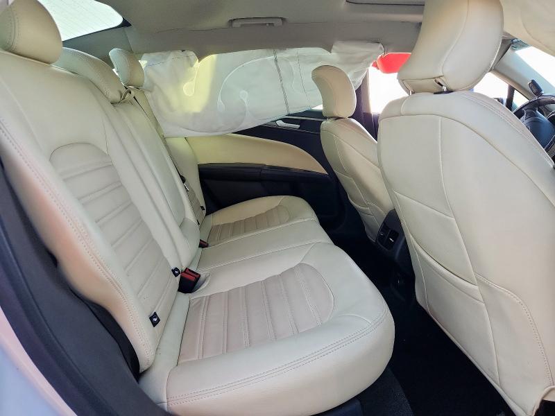 3FA6P0LU2KR120573 - 2019 FORD FUSION SE WHITE photo 10