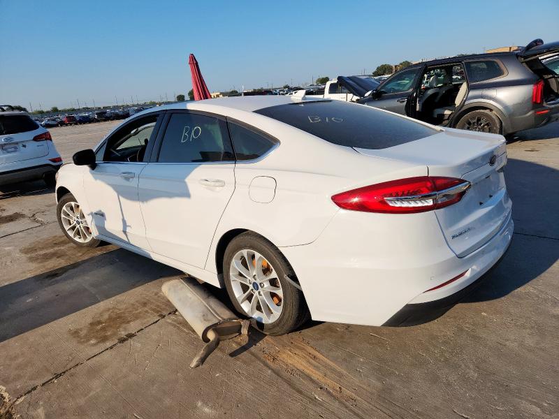 3FA6P0LU2KR120573 - 2019 FORD FUSION SE WHITE photo 2