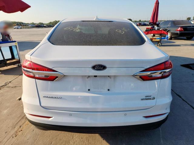 3FA6P0LU2KR120573 - 2019 FORD FUSION SE WHITE photo 6