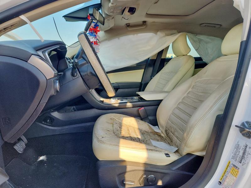 3FA6P0LU2KR120573 - 2019 FORD FUSION SE WHITE photo 7