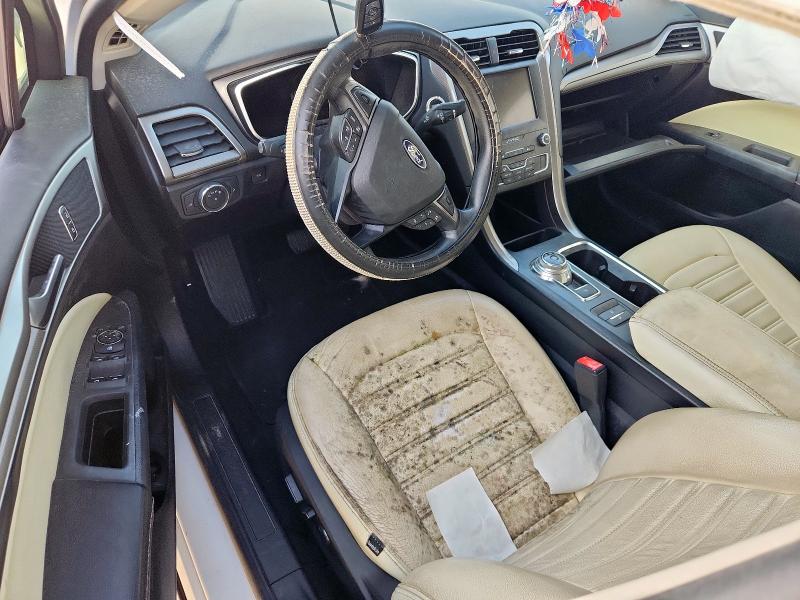 3FA6P0LU2KR120573 - 2019 FORD FUSION SE WHITE photo 8