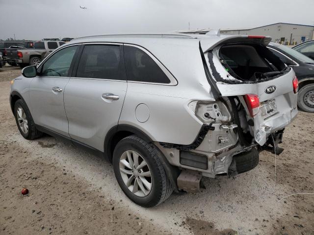 5XYPG4A33JG349269 - 2018 KIA SORENTO LX SILVER photo 2