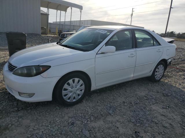 4T1BE32K85U640849 - 2005 TOYOTA CAMRY LE WHITE photo 1
