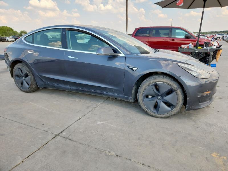 5YJ3E1EA2JF158302 - 2018 TESLA MODEL 3 GRAY photo 4