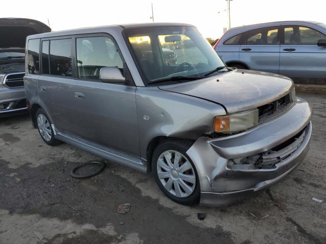 JTLKT324750189632 - 2005 TOYOTA SCION XB GRAY photo 4