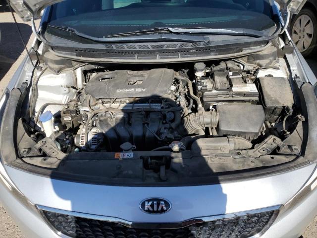 3KPFL4A74HE117684 - 2017 KIA FORTE LX SILVER photo 11