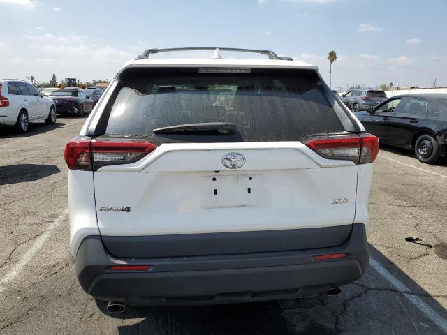 2T3W1RFV1MC167212 - 2021 TOYOTA RAV4 XLE WHITE photo 6