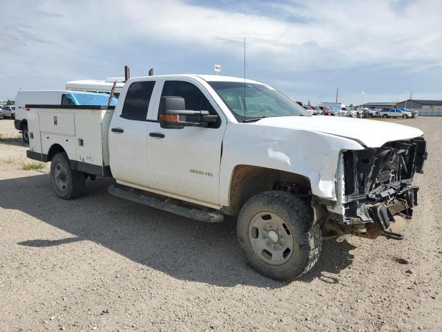 1GB2KUEG5JZ332601 - 2018 CHEVROLET SILVERADO K2500 HEAVY DUTY WHITE photo 4