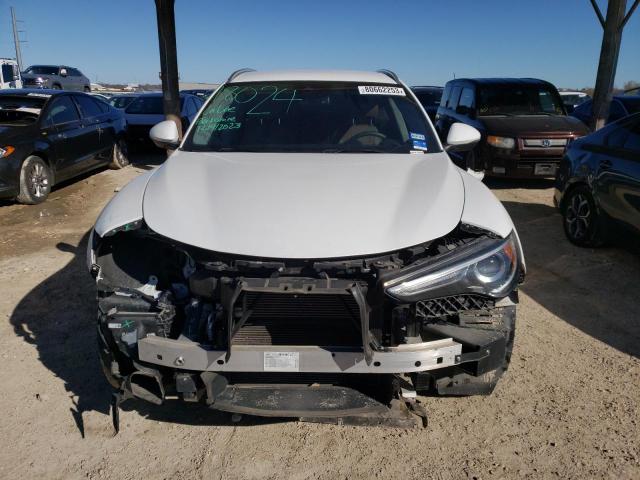 ZASPAKBN1K7C51546 - 2019 ALFA ROMEO STELVIO TI WHITE photo 5