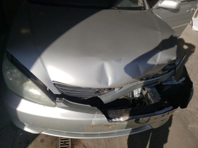 4T1BE30K55U964733 - 2005 TOYOTA CAMRY LE SILVER photo 11