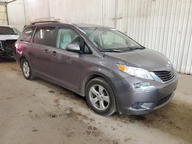 5TDKK3DC8BS097652 - 2011 TOYOTA SIENNA LE 灰色 照片 4