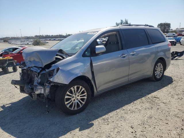 2014 TOYOTA SIENNA XLE, 