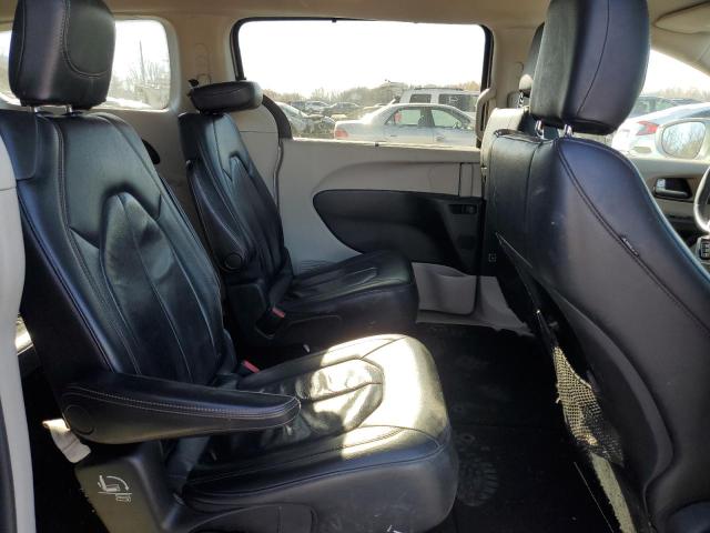 2C4RC1BG6JR211032 - 2018 CHRYSLER PACIFICA TOURING L GRAY photo 11