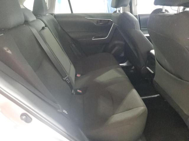 2T3G1RFV5MC171896 - 2021 TOYOTA RAV4 LE Srebrny zdjęcie 11