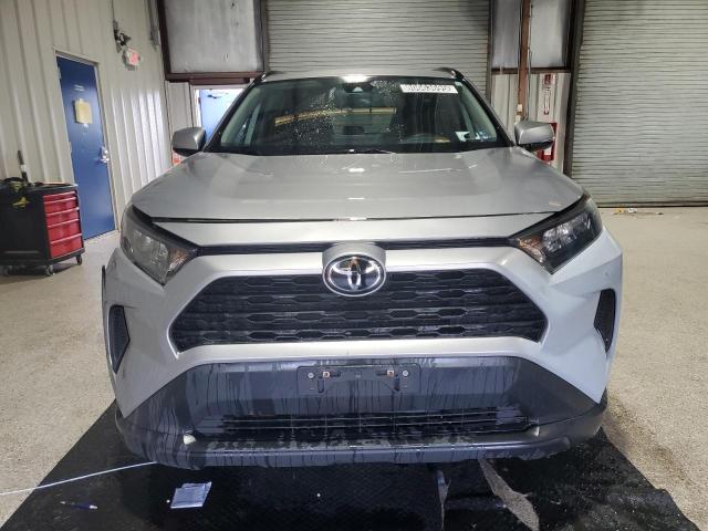 2T3G1RFV5MC171896 - 2021 TOYOTA RAV4 LE Srebrny zdjęcie 5